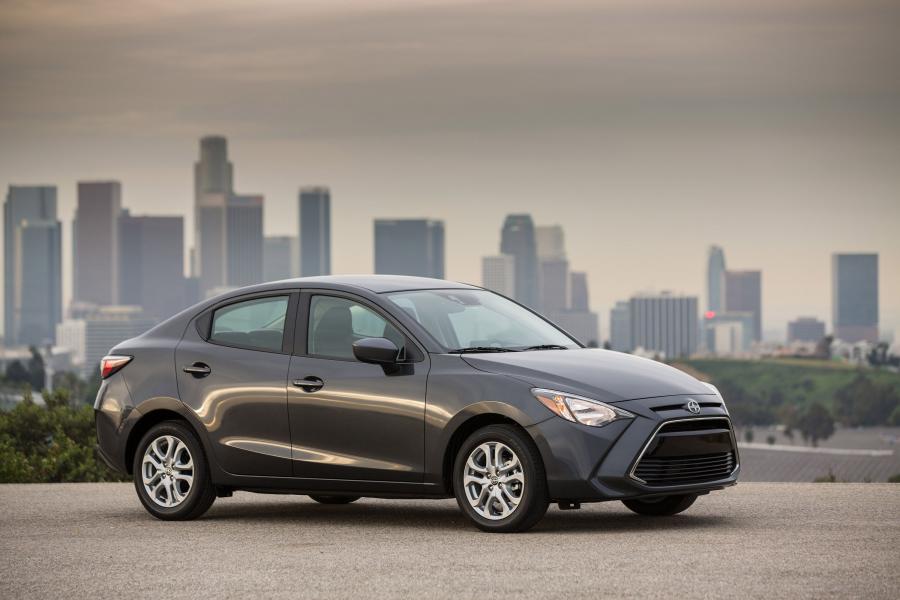  Scion iA 2015 года  (фото 13 из 31)
